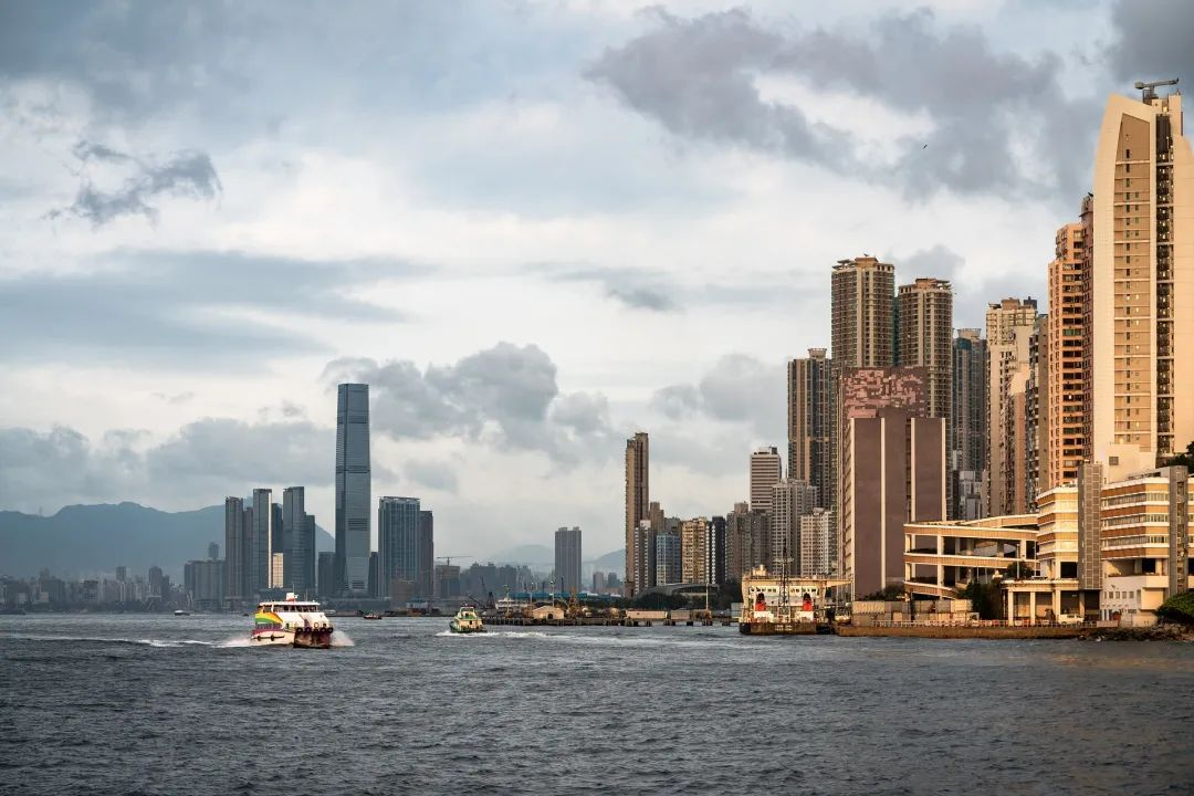 家庭收入要達(dá)到這個(gè)數(shù)，規(guī)劃香港身份才有奔頭！